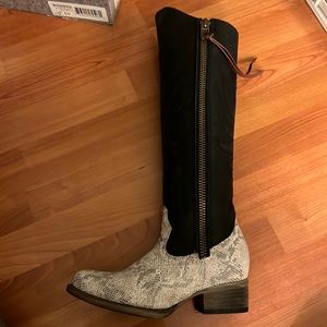 Freebird tall cowboy boots- Whisper size 6 black/white/multi